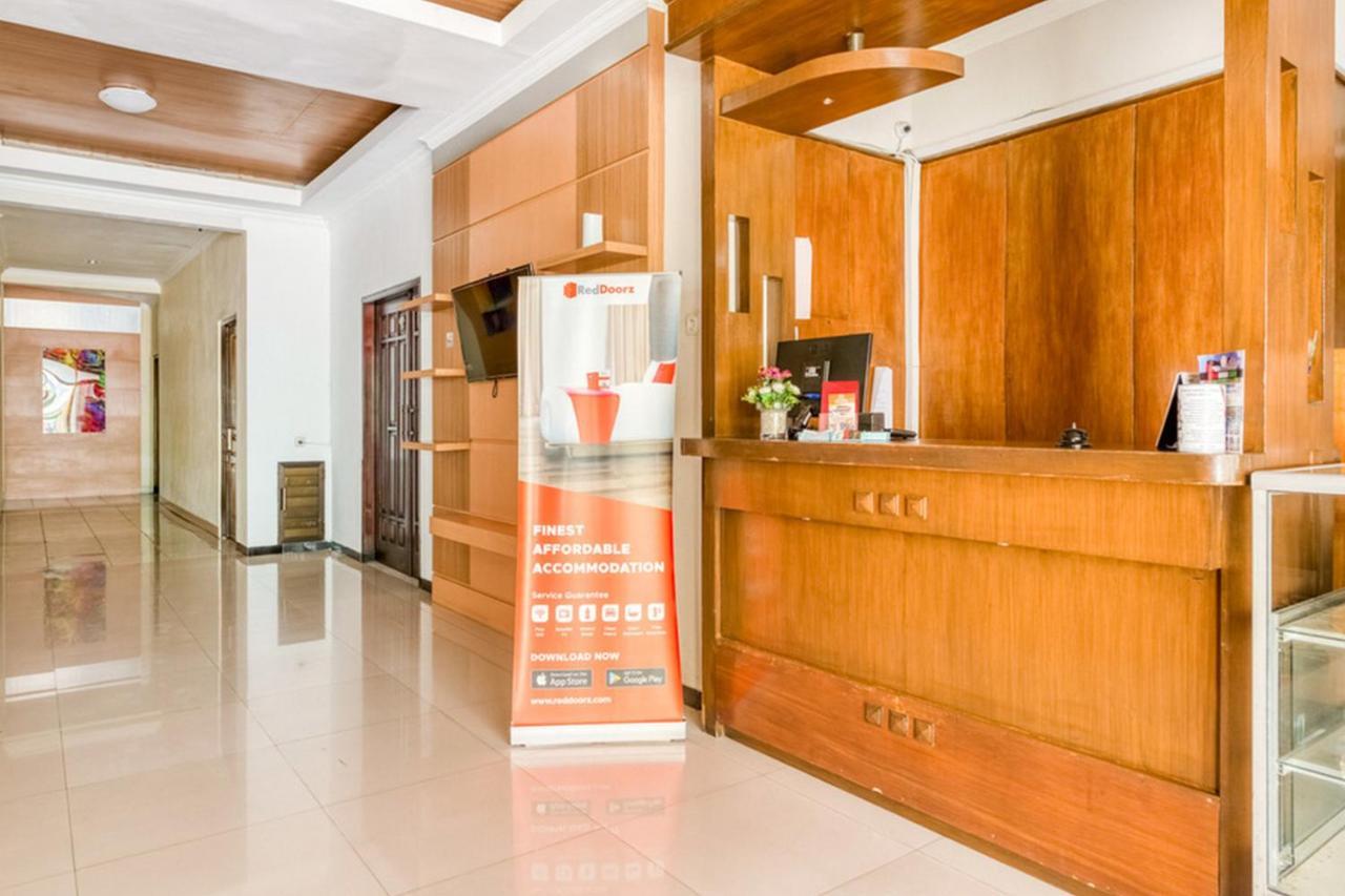 Reddoorz Syariah @ Jalan Simpang Gajayana Hotel Malang Kültér fotó