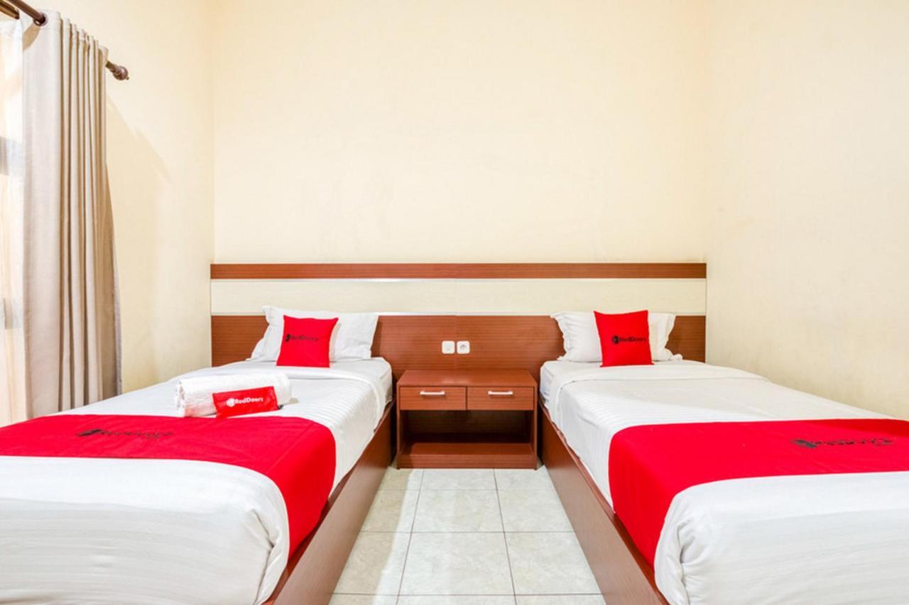 Reddoorz Syariah @ Jalan Simpang Gajayana Hotel Malang Kültér fotó