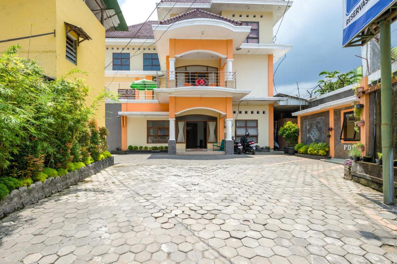 Reddoorz Syariah @ Jalan Simpang Gajayana Hotel Malang Kültér fotó